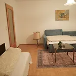 Semesterbostad Ruhige 2-zimmer-wohnung Fuer 4 Gaeste