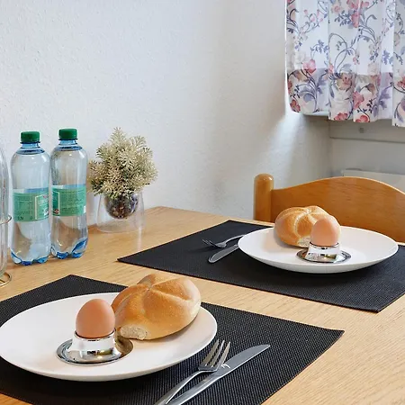 Ruhige 2-zimmer-wohnung Fuer 4 Gaeste *