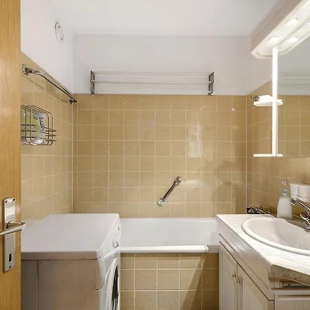 Ruhige 2-zimmer-wohnung Fuer 4 Gaeste *